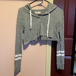 Small cropped hoodie from Hollister, small women’s